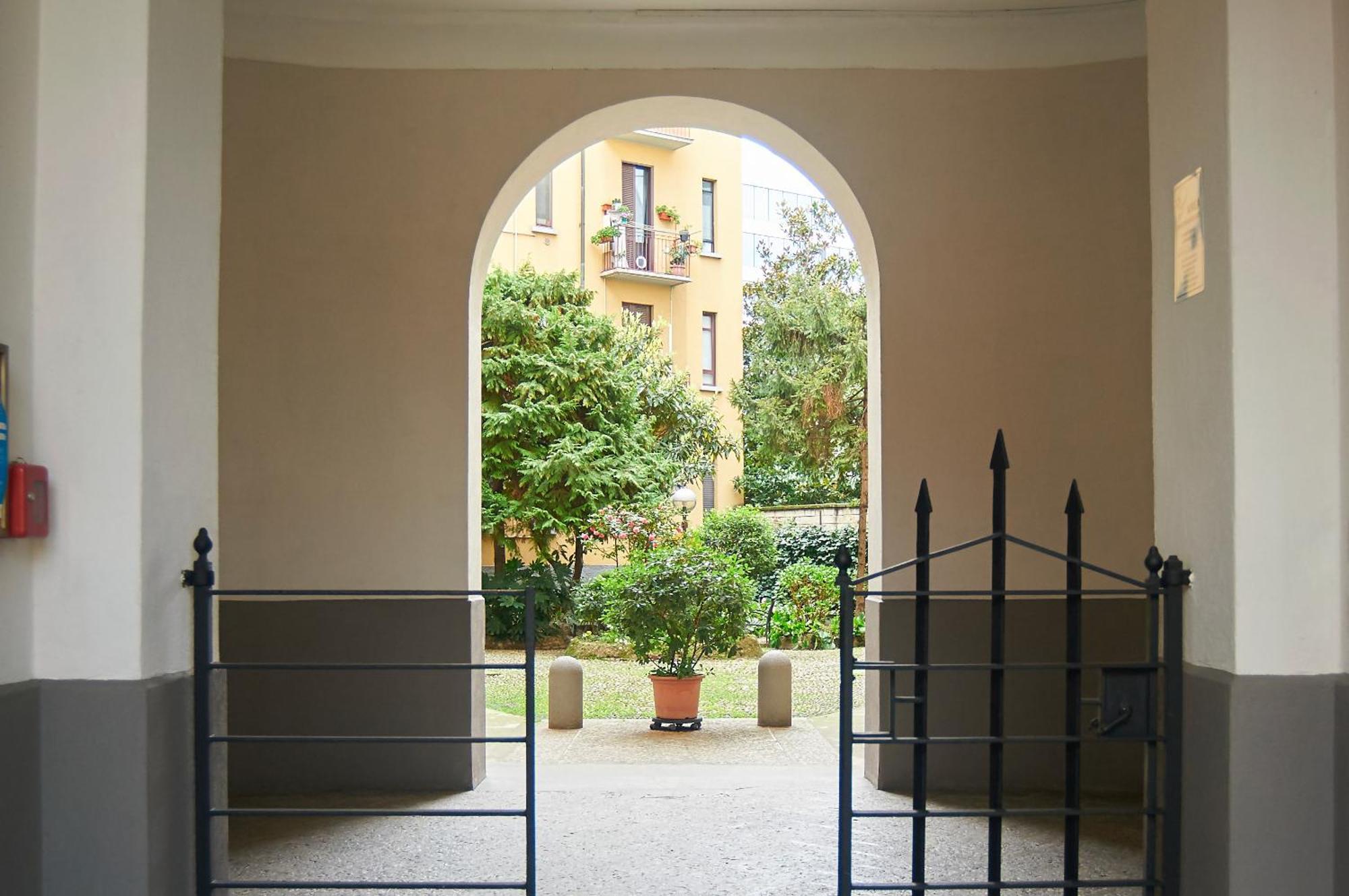 Design & Comfort A Metro A 2 Min Milan